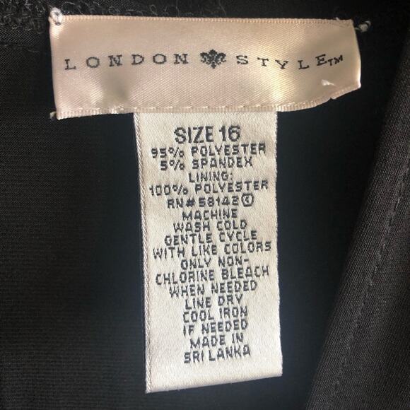 Vintage London Style Black Halter Top Geo Print Swing Dress Plus Size 16 NWT - Picture 2 of 7